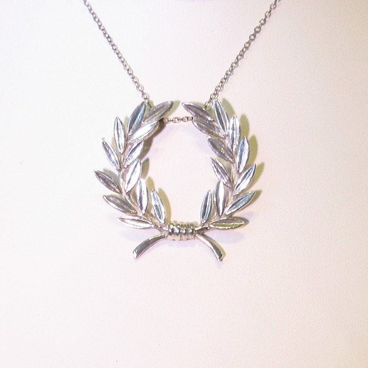 Sterling Silver Laurel Wreath necklace | Laurel Cavanaugh